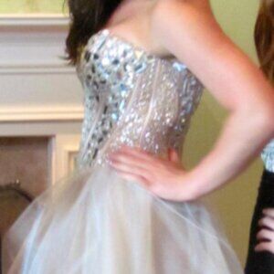 BRAND NEW SHERRI HILL COCKTAIL DRESS